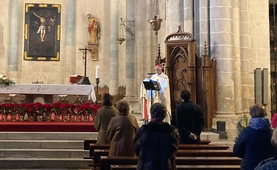 Foto 5 - Jes&uacute;s Garc&iacute;a Burillo preside en la Catedral la misa de la Solemnidad de la Epifan&iacute;a del Se&ntilde;or  