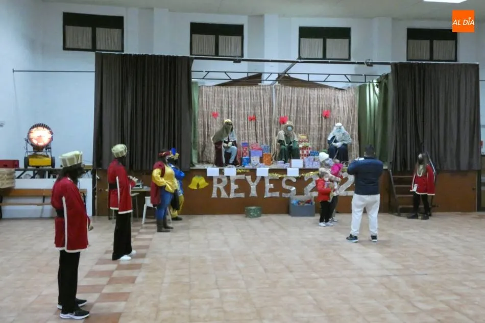 Foto 6 - Visita a los Reyes Magos en el multiusos de Villoruela  