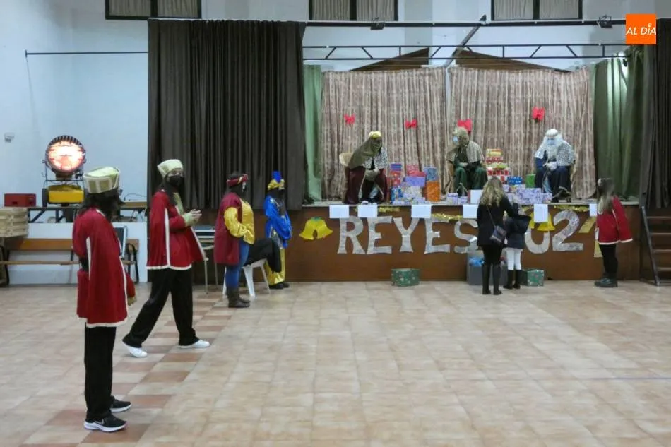 Foto 4 - Visita a los Reyes Magos en el multiusos de Villoruela  