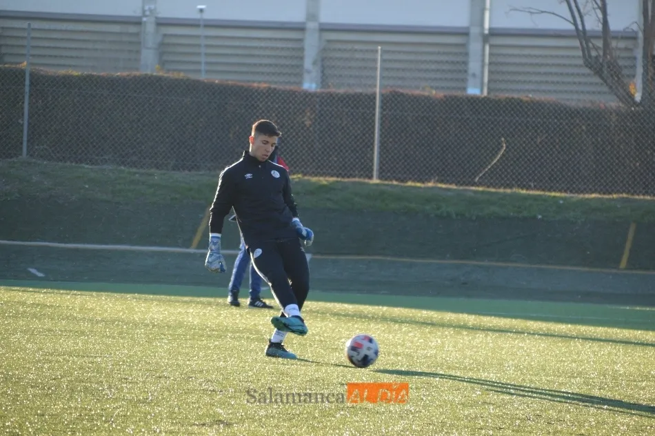 Foto 11 - Sergio Ayala ya est&aacute; en Salamanca&hellip;&nbsp;pero no entrena a las &oacute;rdenes de Escobar