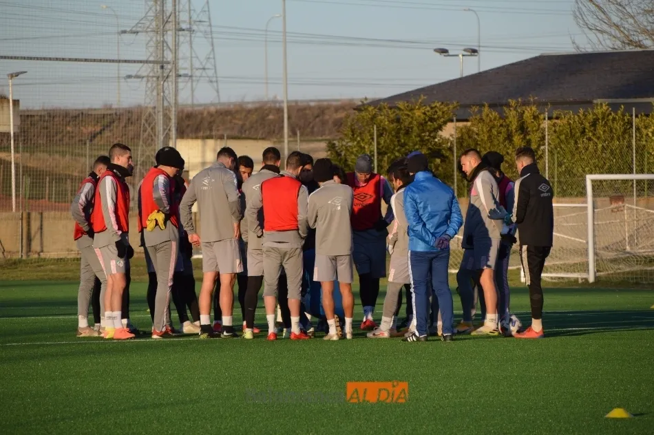 Foto 2 - Sergio Ayala ya est&aacute; en Salamanca&hellip;&nbsp;pero no entrena a las &oacute;rdenes de Escobar