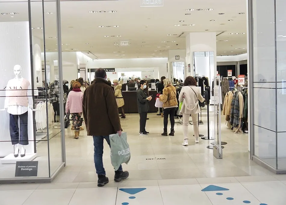 Foto 9 - Primer d&iacute;a de la campa&ntilde;a de rebajas en el Centro Comercial El Tormes&nbsp;