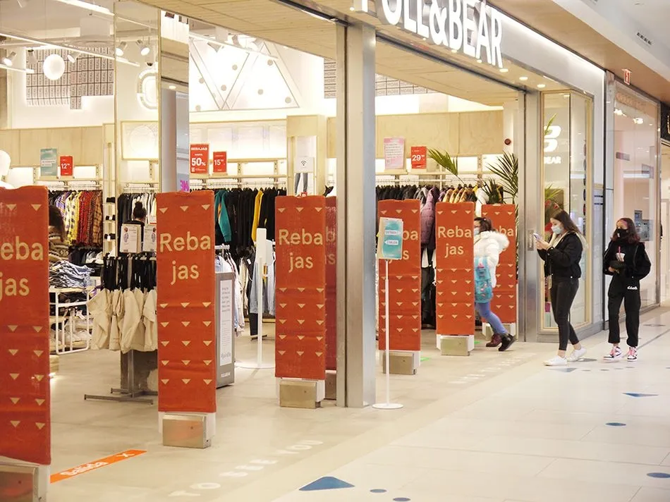 Foto 5 - Primer d&iacute;a de la campa&ntilde;a de rebajas en el Centro Comercial El Tormes&nbsp;