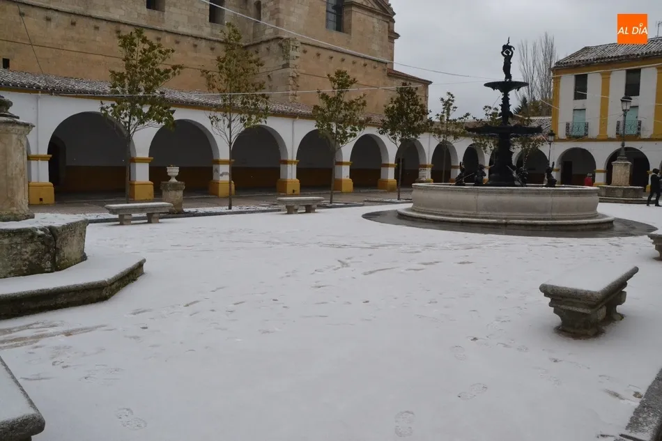 Ciudad Rodrigo también amanece blanco, aunque en su línea habitual cuando nieva