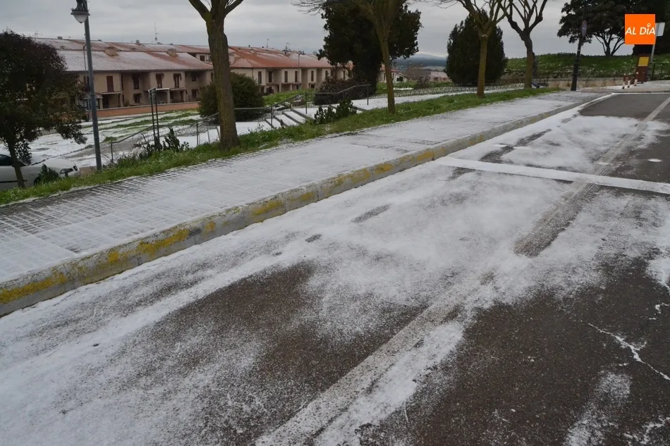 Foto 5 - El temporal deja bajo m&iacute;nimos el mercadillo sabatino  