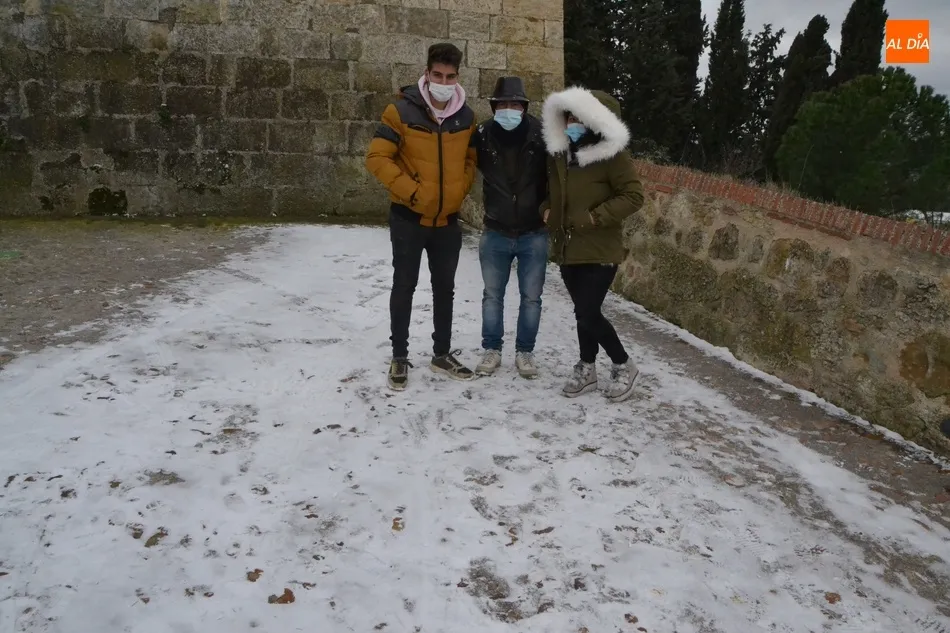 Foto 2 - Eh, s&aacute;canos una foto: Disfrutando de la nieve  