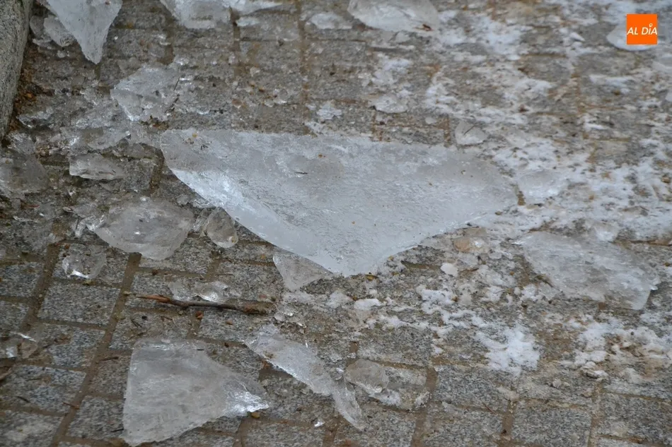 Foto 11 - Las fuentes reflejan con hielo las g&eacute;lidas temperaturas de los &uacute;ltimos d&iacute;as  