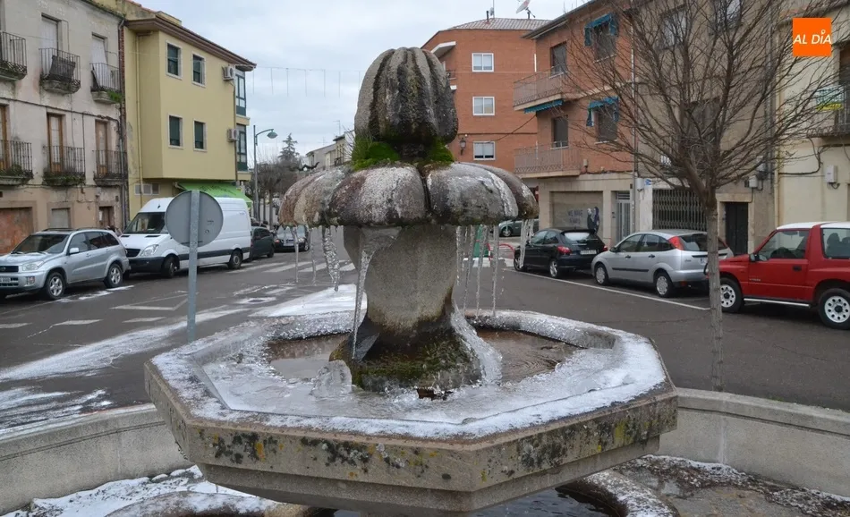 Foto 2 - Las fuentes reflejan con hielo las g&eacute;lidas temperaturas de los &uacute;ltimos d&iacute;as  
