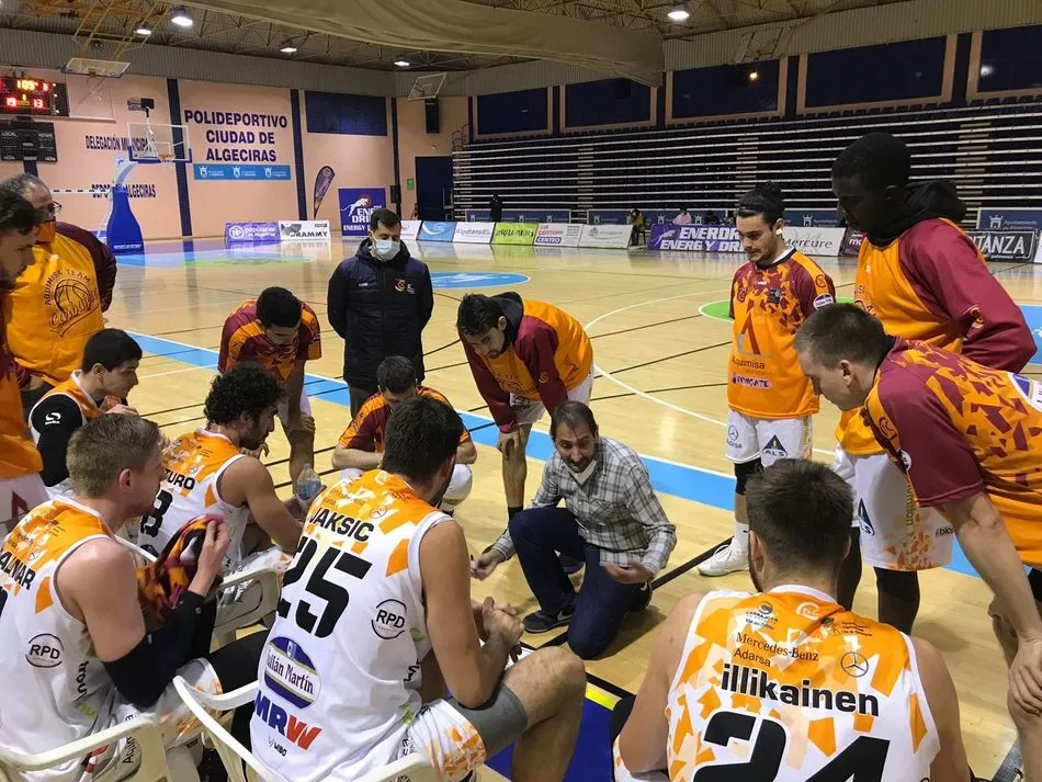 El Aquimisa Carbajosa acaba la primera vuelta con derrota ante el Algeciras DAM (75-45)