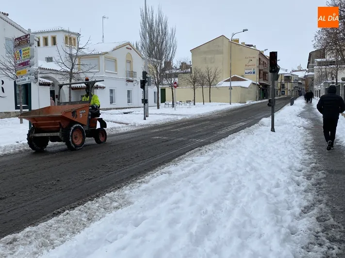Foto 8 - La ciudad contin&uacute;a recuper&aacute;ndose de la gran nevada con un ampliado dispositivo municipal de...