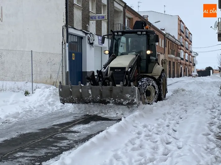 Foto 2 - La ciudad contin&uacute;a recuper&aacute;ndose de la gran nevada con un ampliado dispositivo municipal de...
