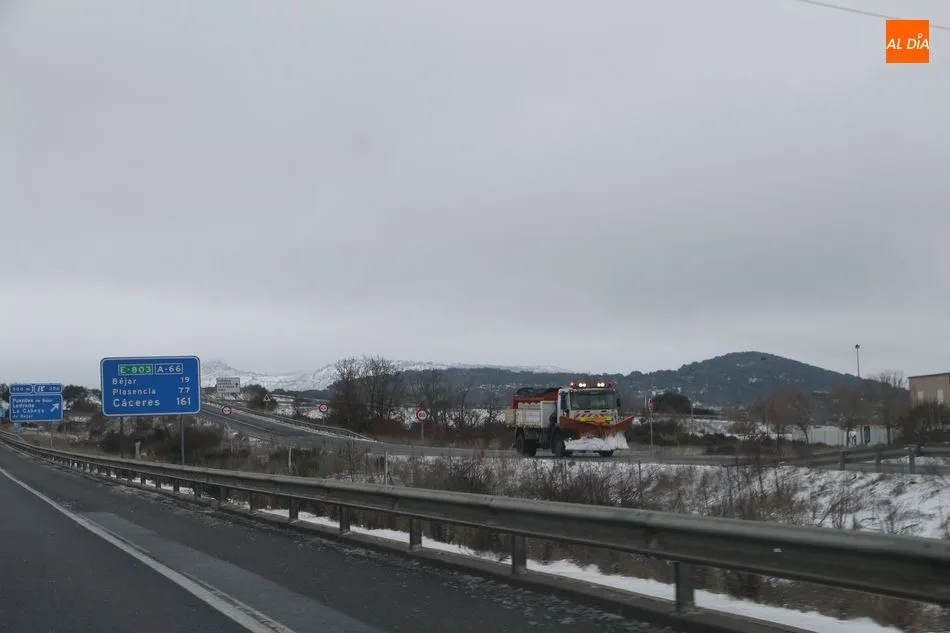 La DGT pide a los conductores que eviten desplazamientos, siempre que sea posible