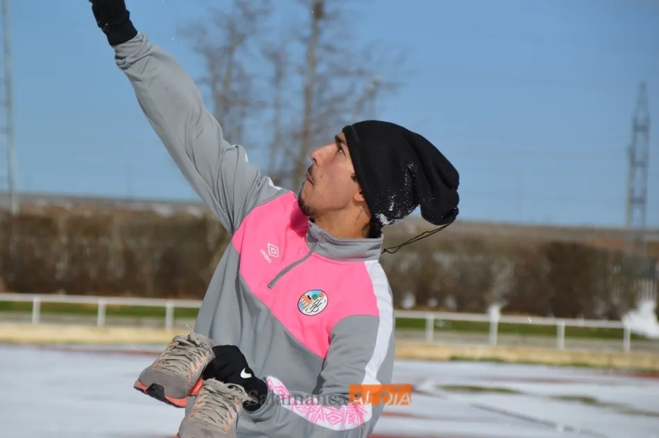 Foto 11 - El entrenamiento m&aacute;s divertido del Salamanca UDS en todo el a&ntilde;o: bolazos, carreras por la nieve y ...