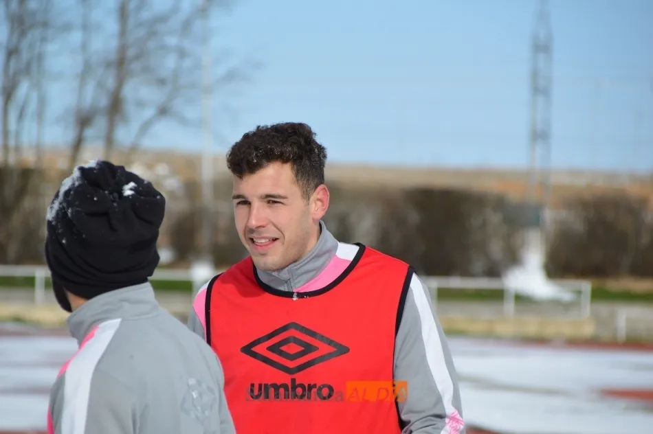 Foto 7 - El entrenamiento m&aacute;s divertido del Salamanca UDS en todo el a&ntilde;o: bolazos, carreras por la nieve y ...