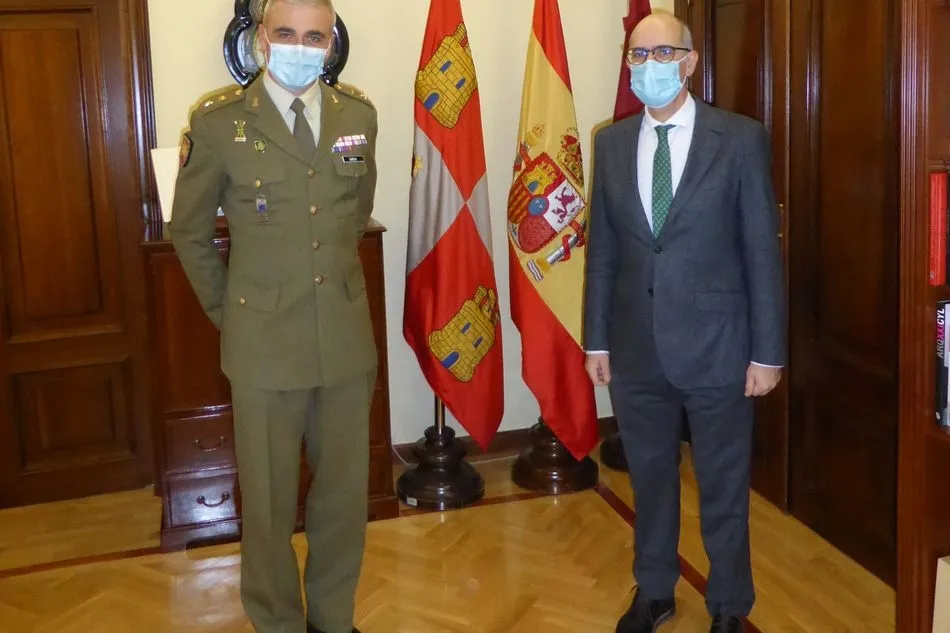 El presidente de la Diputación recibe al nuevo teniente coronel del Mando de Ingenieros