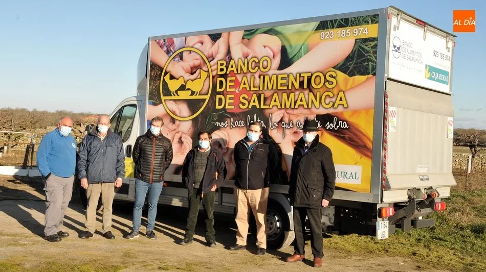 Miembros del Banco de Alimentos de Salamanca y del Club de senderismo / E. Corredera