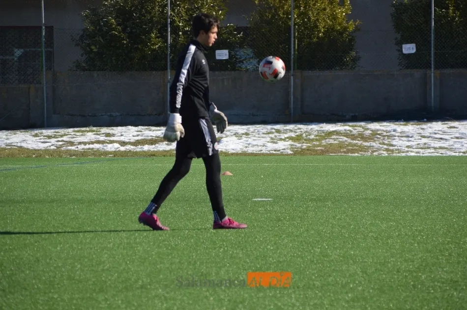 Foto 10 - Bryan Aleme, la gran novedad en el entrenamiento del Salamanca UDS