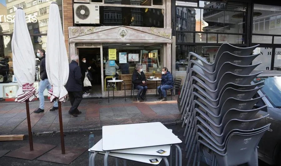 Patronal y sindicados se unen para salvar al sector hostelero, turístico y del ocio con propuestas para la Junta. Foto archivo EP