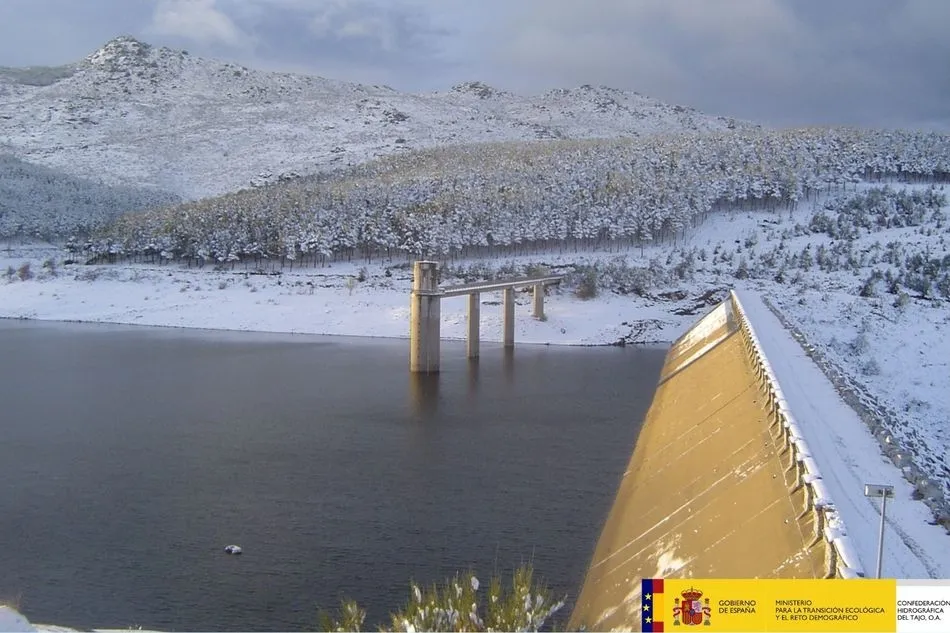 Foto 4 - La Confederaci&oacute;n Hidrogr&aacute;fica del Tajo instala una microturbina en el pantano de Navamu&ntilde;o