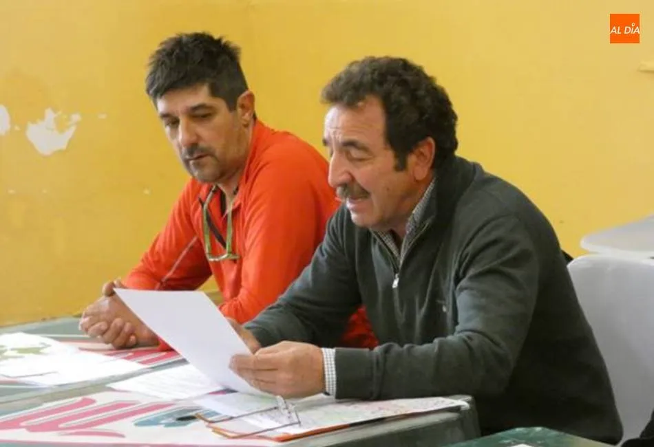 Teo Bonal y Eugenio Fernández durante el acto de constitución de la comisión gestora. | Jorge Holguera
