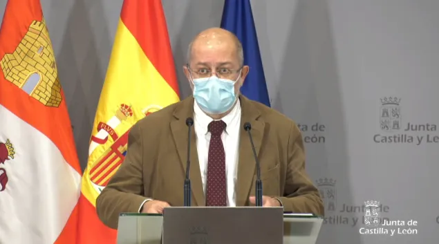 El toque de queda se adelanta a las 20.00 horas y queda prohibido entrar y salir de la provincia  