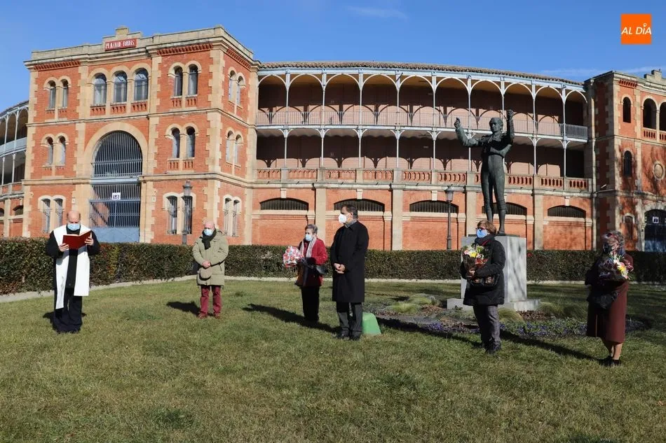 Foto 6 - Salamanca rinde homenaje a Julio Robles