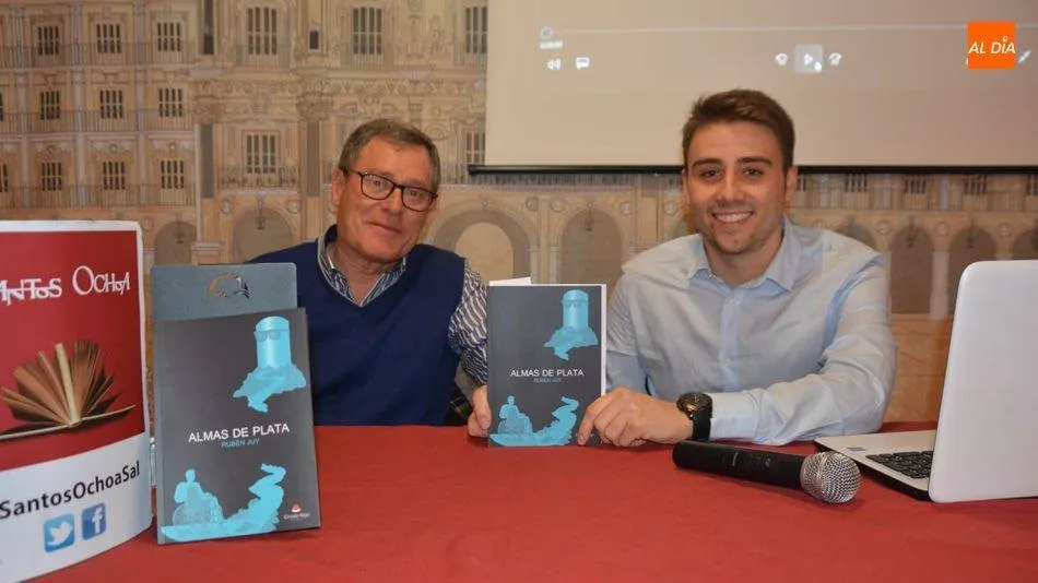 La escritura, en cierto modo, me ha ayudado a encontrarme como persona  