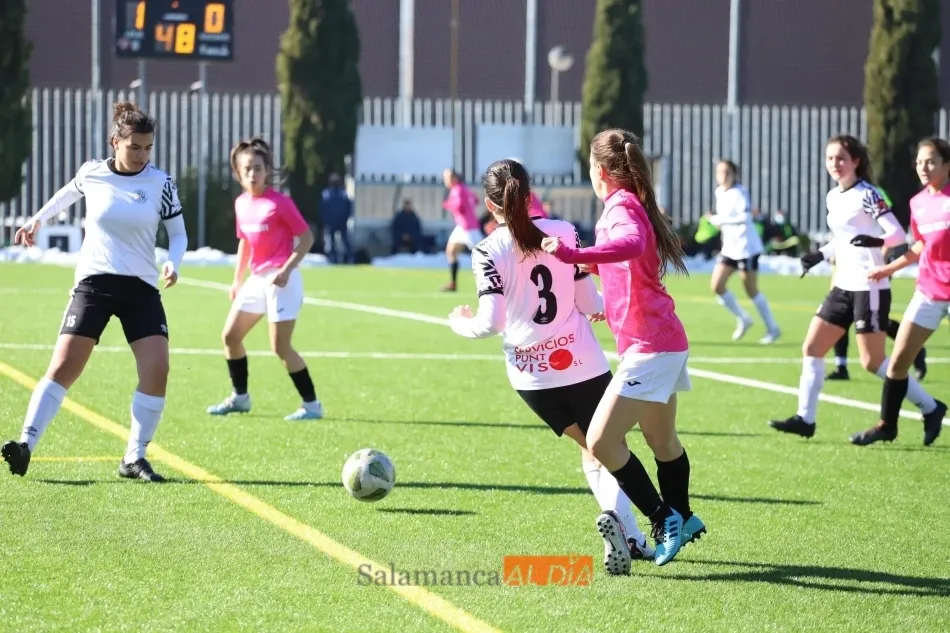 Foto 9 - El Salamanca UDS Femenino empieza el 2021 con victoria sobre el Ol&iacute;mpico y el Santa Marta DH cae...