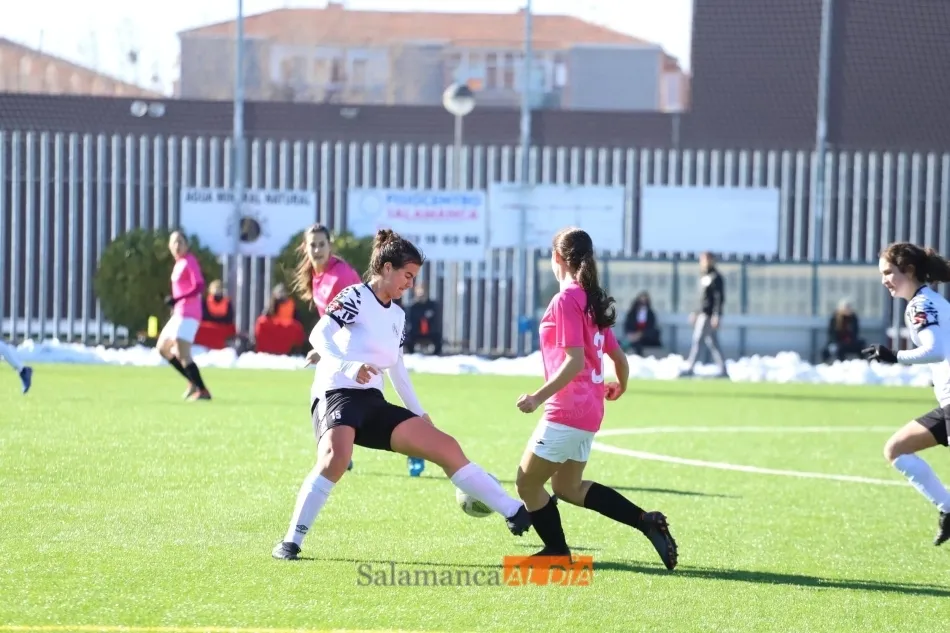 Foto 6 - El Salamanca UDS Femenino empieza el 2021 con victoria sobre el Ol&iacute;mpico y el Santa Marta DH cae...