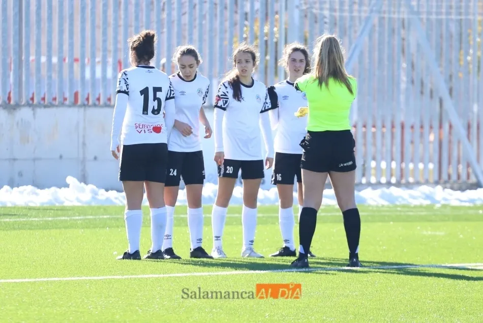 Foto 4 - El Salamanca UDS Femenino empieza el 2021 con victoria sobre el Ol&iacute;mpico y el Santa Marta DH cae...
