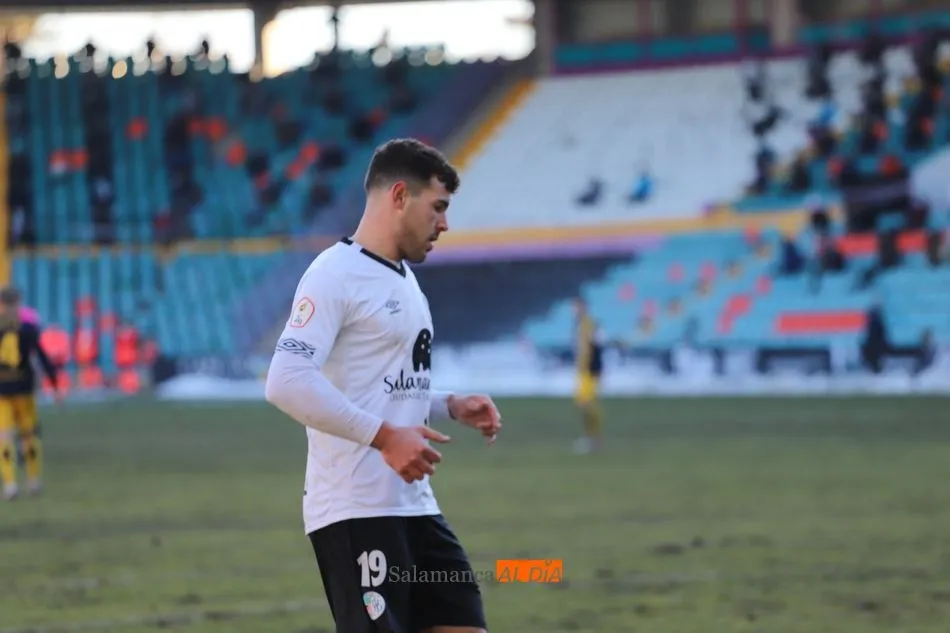 Foto 11 - Escobar le cambia la cara al Salamanca UDS y merece m&aacute;s que un punto ante el D&eacute;por (0-0)