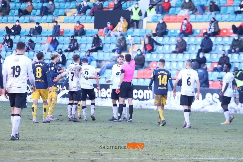Foto 5 - Escobar le cambia la cara al Salamanca UDS y merece m&aacute;s que un punto ante el D&eacute;por (0-0)