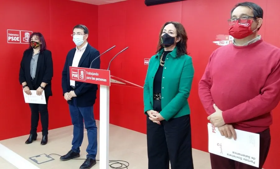 Los cuatro procuradores socialistas salmantinos, Fernando Pablos, Rosa Rubio, Juan Luis Cepa y Carmen García. Foto PSOE