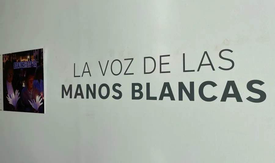 Foto 3 - Carbayo destaca el compromiso de Salamanca con las v&iacute;ctimas del terrorismo en la inauguraci&oacute;n de...