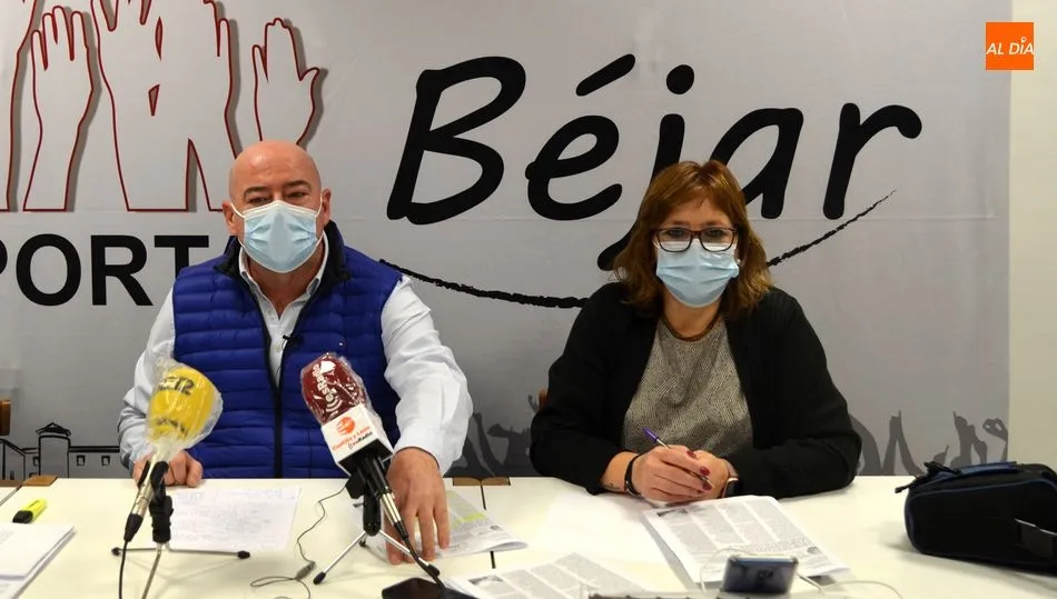 Javier Garrido y Ana Vallejo, representantes de Tú Aportas