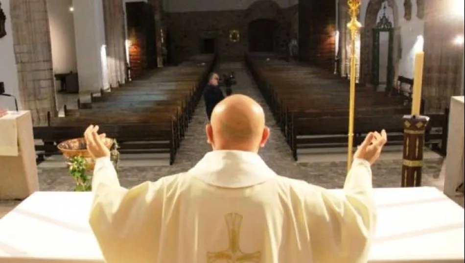 El Supremo rechaza la petición de suspender el límite de aforo en los lugares de culto de...