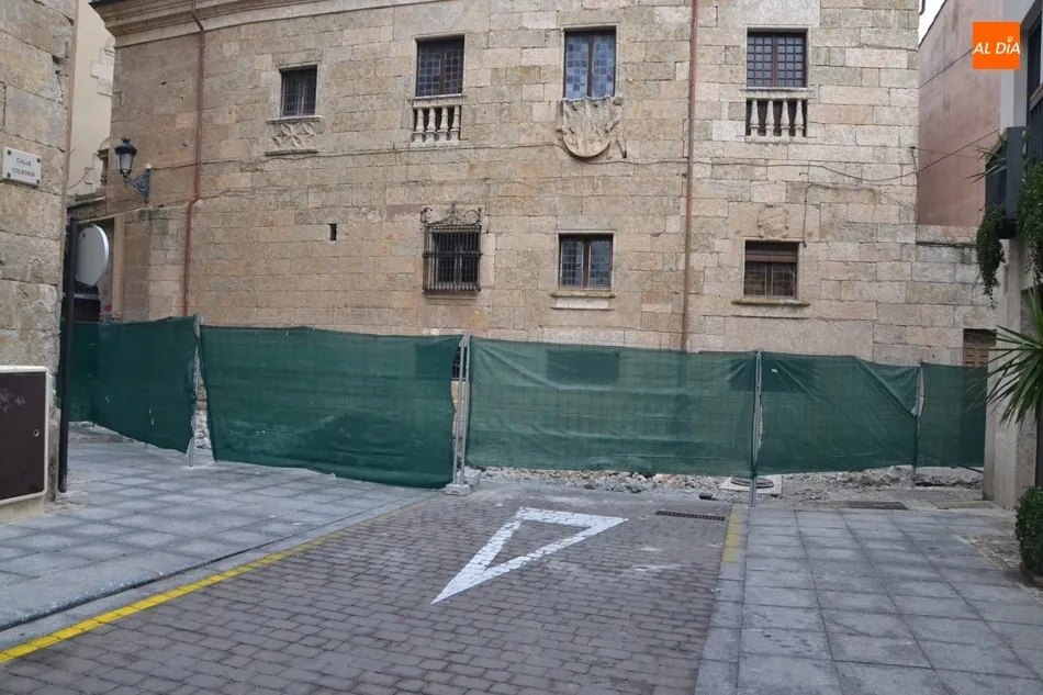 Foto 11 - Cortadas al tr&aacute;fico las calles Velayos y Colegios por las obras de la calle San Juan  