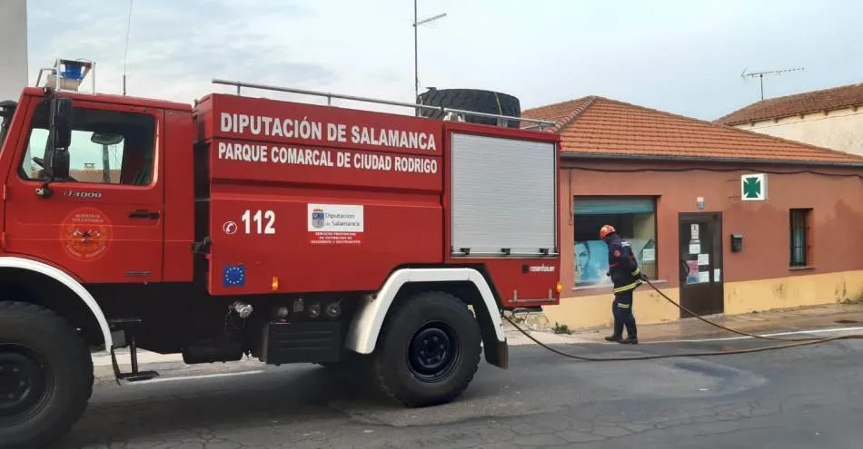 Los Bomberos realizan tareas de desinfección en Boada  