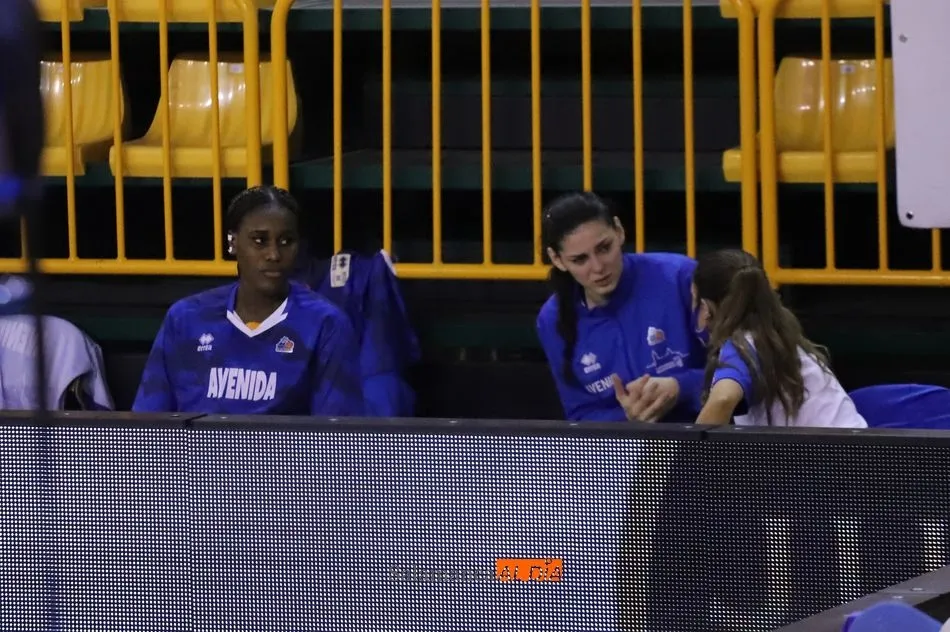 Foto 7 - El Perfumer&iacute;as Avenida se repone e inicia su burbuja con triunfo ante el Izmit (80-101)