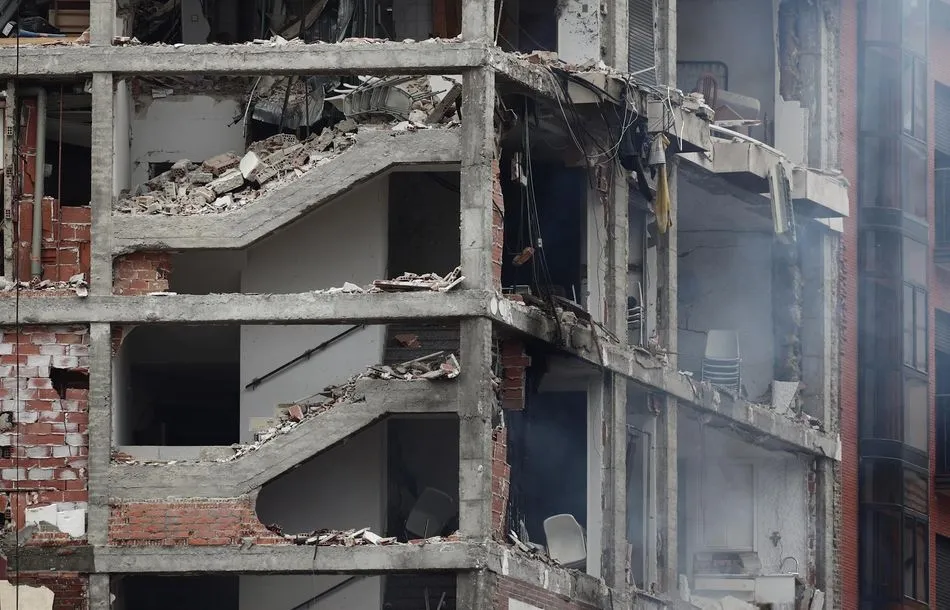 Aspecto del inmueble momentos posteriores a la fuerte explosión. Foto: EP