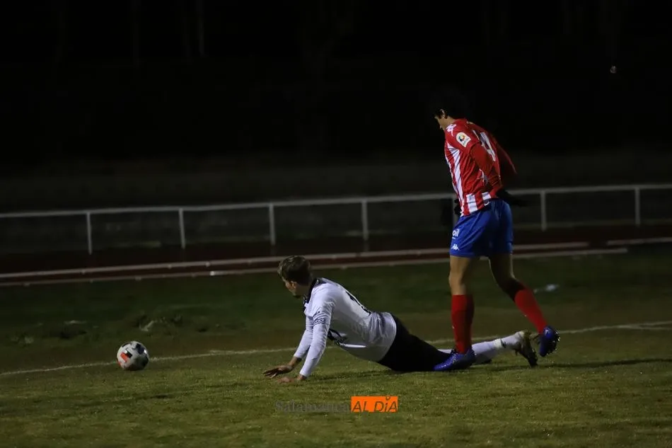 Foto 10 - Al Salamanca UDS le sale todo este mi&eacute;rcoles: el filial remonta al Tordesillas en Las Pistas (3-2)