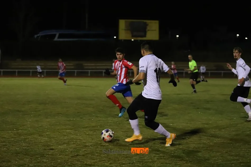 Foto 9 - Al Salamanca UDS le sale todo este mi&eacute;rcoles: el filial remonta al Tordesillas en Las Pistas (3-2)