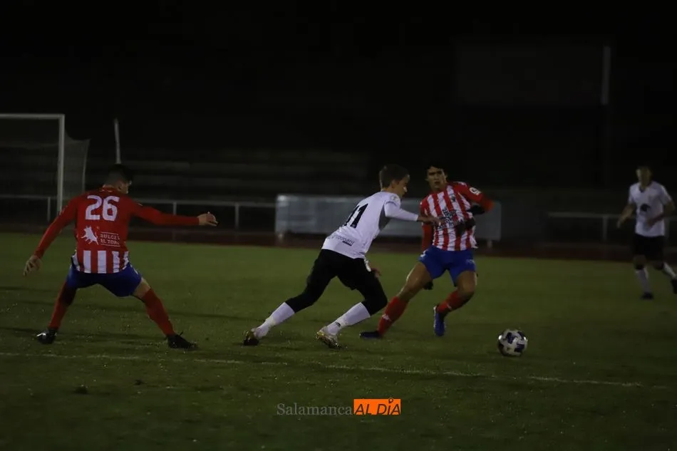 Foto 8 - Al Salamanca UDS le sale todo este mi&eacute;rcoles: el filial remonta al Tordesillas en Las Pistas (3-2)