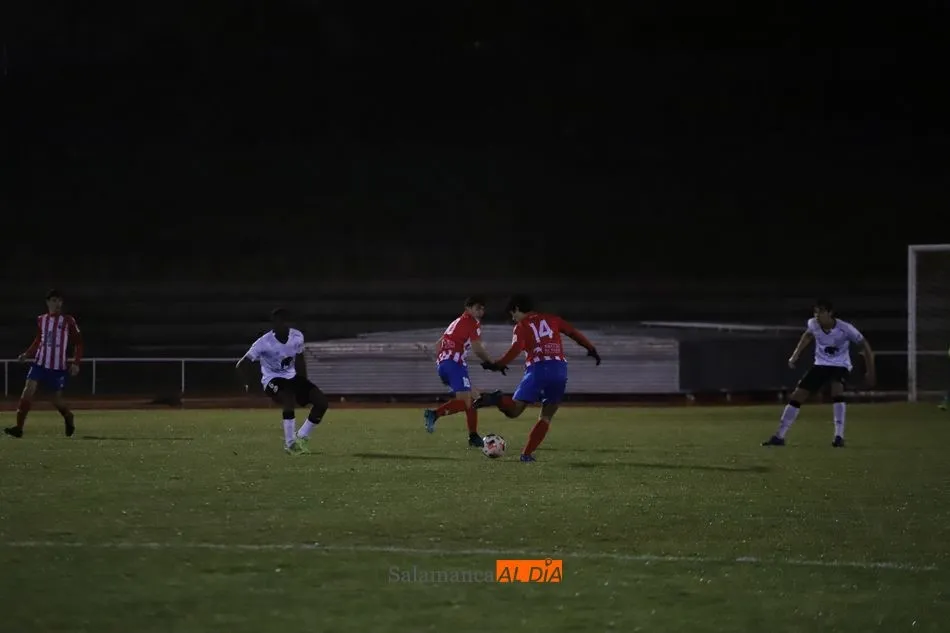 Foto 7 - Al Salamanca UDS le sale todo este mi&eacute;rcoles: el filial remonta al Tordesillas en Las Pistas (3-2)
