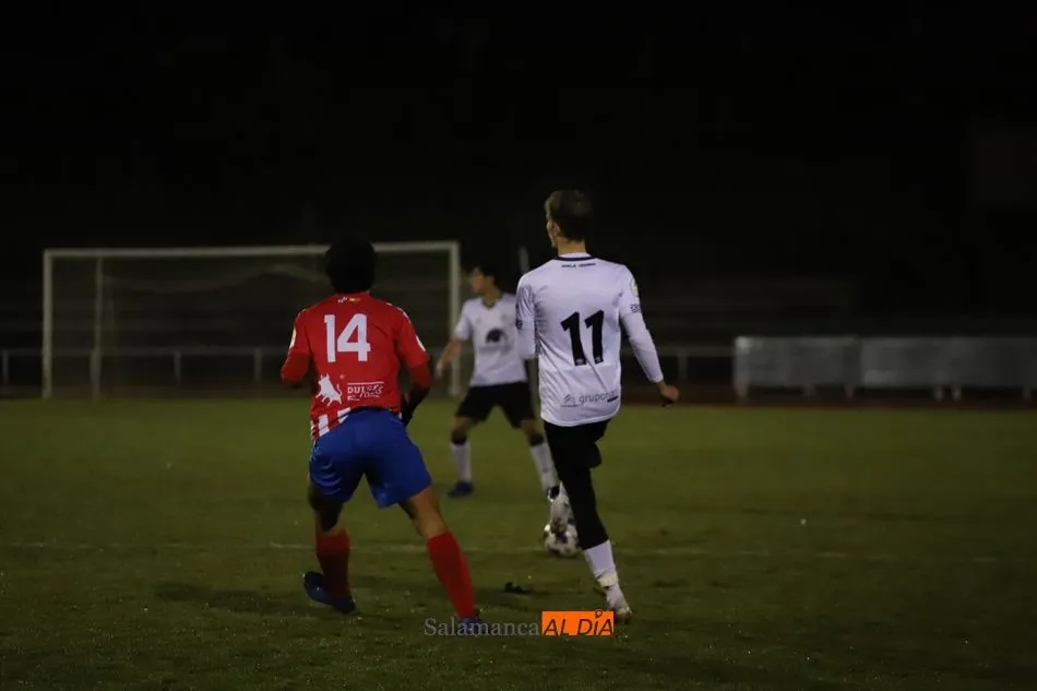 Foto 4 - Al Salamanca UDS le sale todo este mi&eacute;rcoles: el filial remonta al Tordesillas en Las Pistas (3-2)
