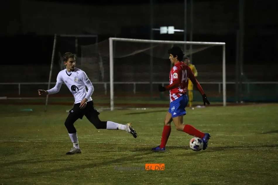 Foto 3 - Al Salamanca UDS le sale todo este mi&eacute;rcoles: el filial remonta al Tordesillas en Las Pistas (3-2)