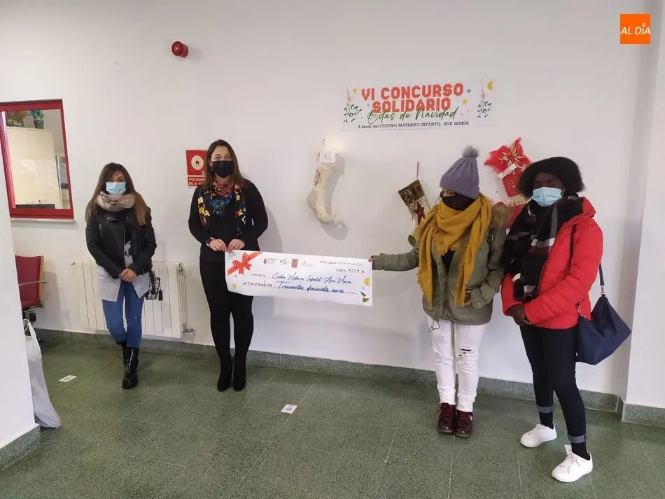 Entrega del cheque del concurso de Botas de Navidad de Guijuelo - KR