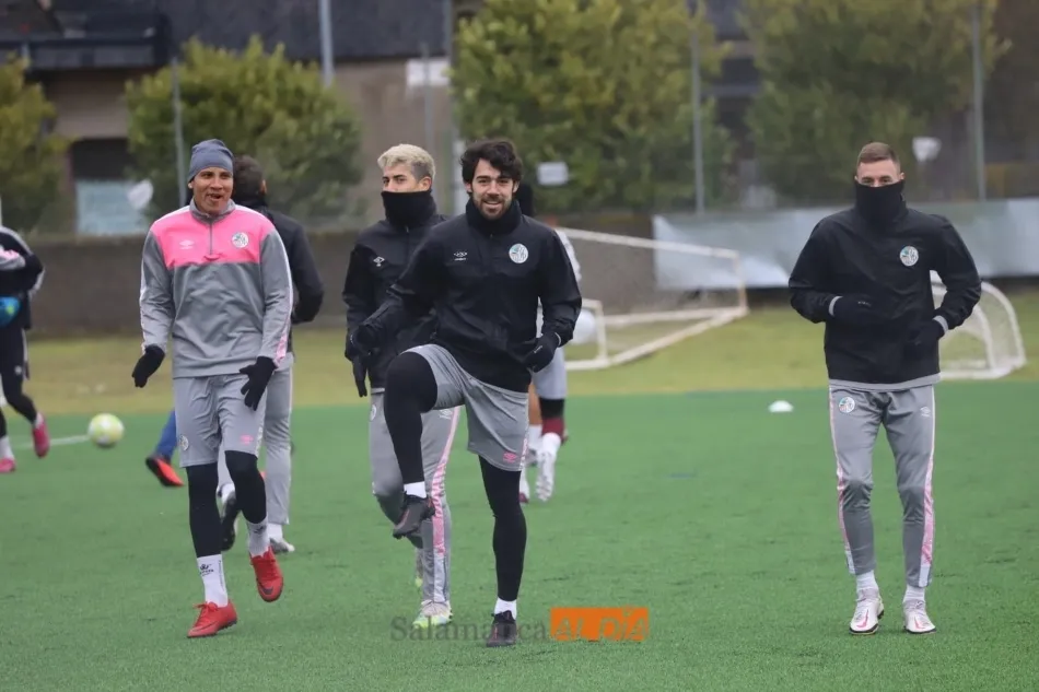 Puma, Duma, Javi Navas y Sergio Molina calientan en el Tori / Lydia González