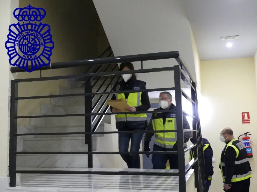 Foto 3 - Once detenidos en Salamanca por falsedad documental y propiciar la inmigraci&oacute;n ilegal