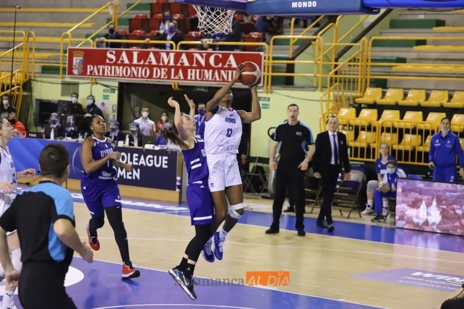Foto 5 - El Perfumer&iacute;as Avenida no falla contra el Dynamo Kursk y se clasifica para cuartos de Euroliga...